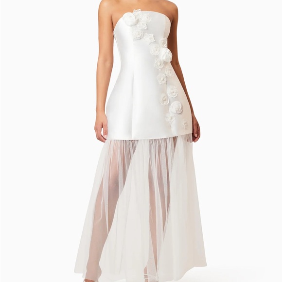 Elegant White Strapless Dress with detachable underskirt - Picture 4 of 10